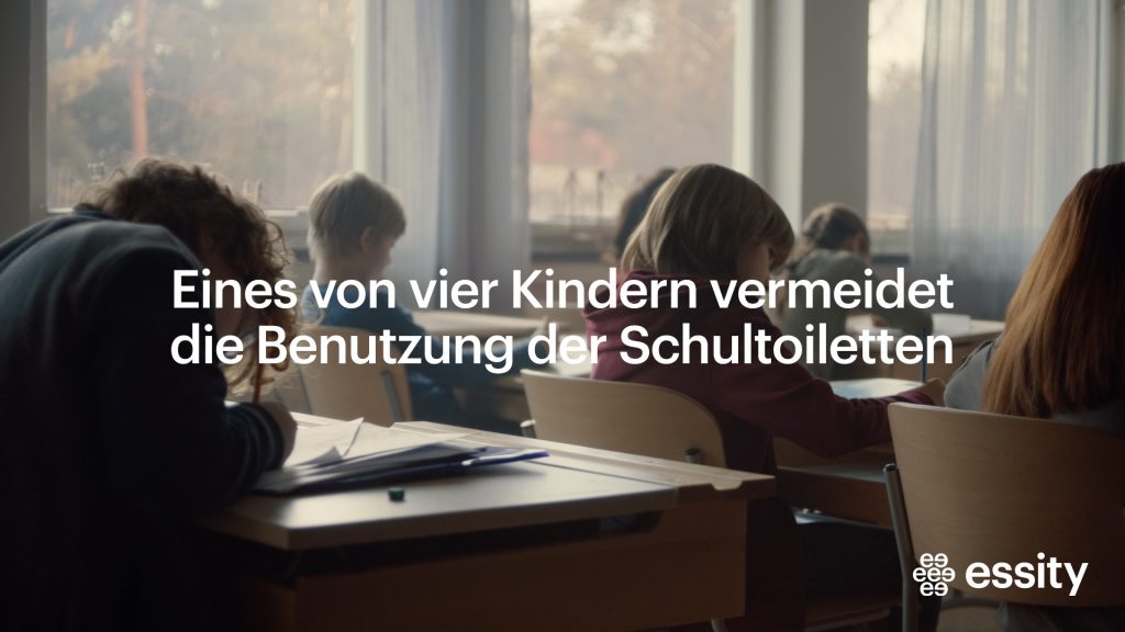 Kinder im Klassenzimmer einer Grundschule