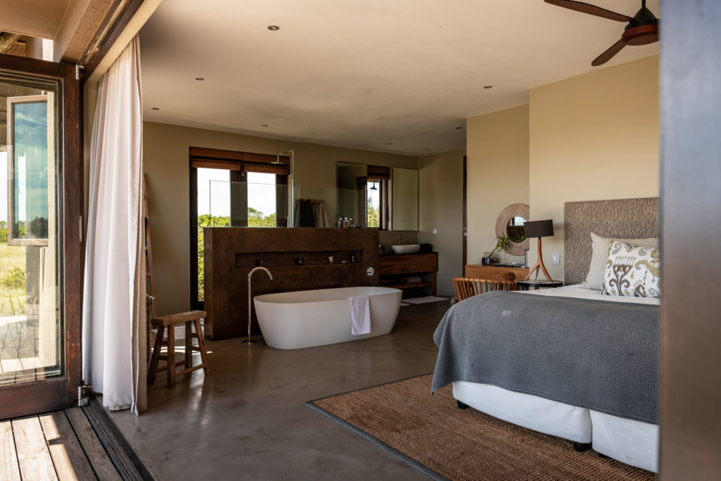 Ulubisi House Gondwana Private Game Reserve Bedroom with bathroom en suite